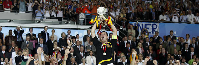 Casillas con la Eurocopa