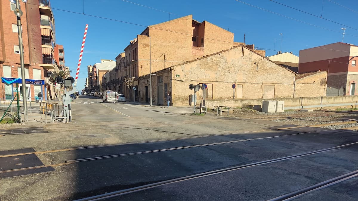 "A Tàrrega reclamem que Adif ens arregli el tram de C-14 per on passen les vies"