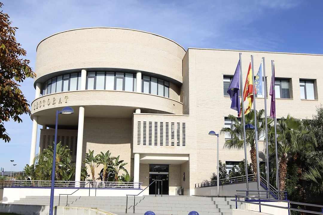 Imagen exterior del rectorado de la Universitat Jaime I de Castelló