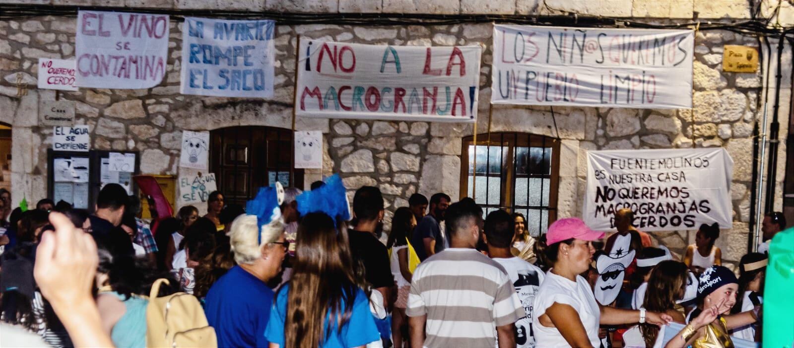 Manifestación en Fuentemolinos contra la granja porcina el sábado 24 de agosto de 2024