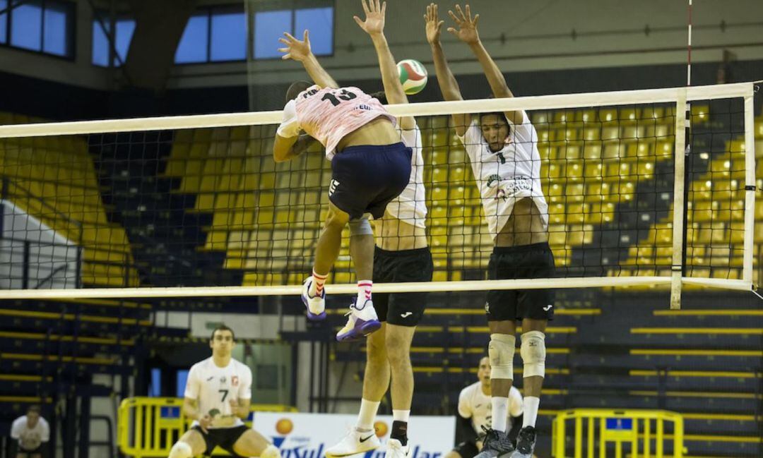 Palma demostró su mayor rodaje en el pulso ante el Unicaja Almería.