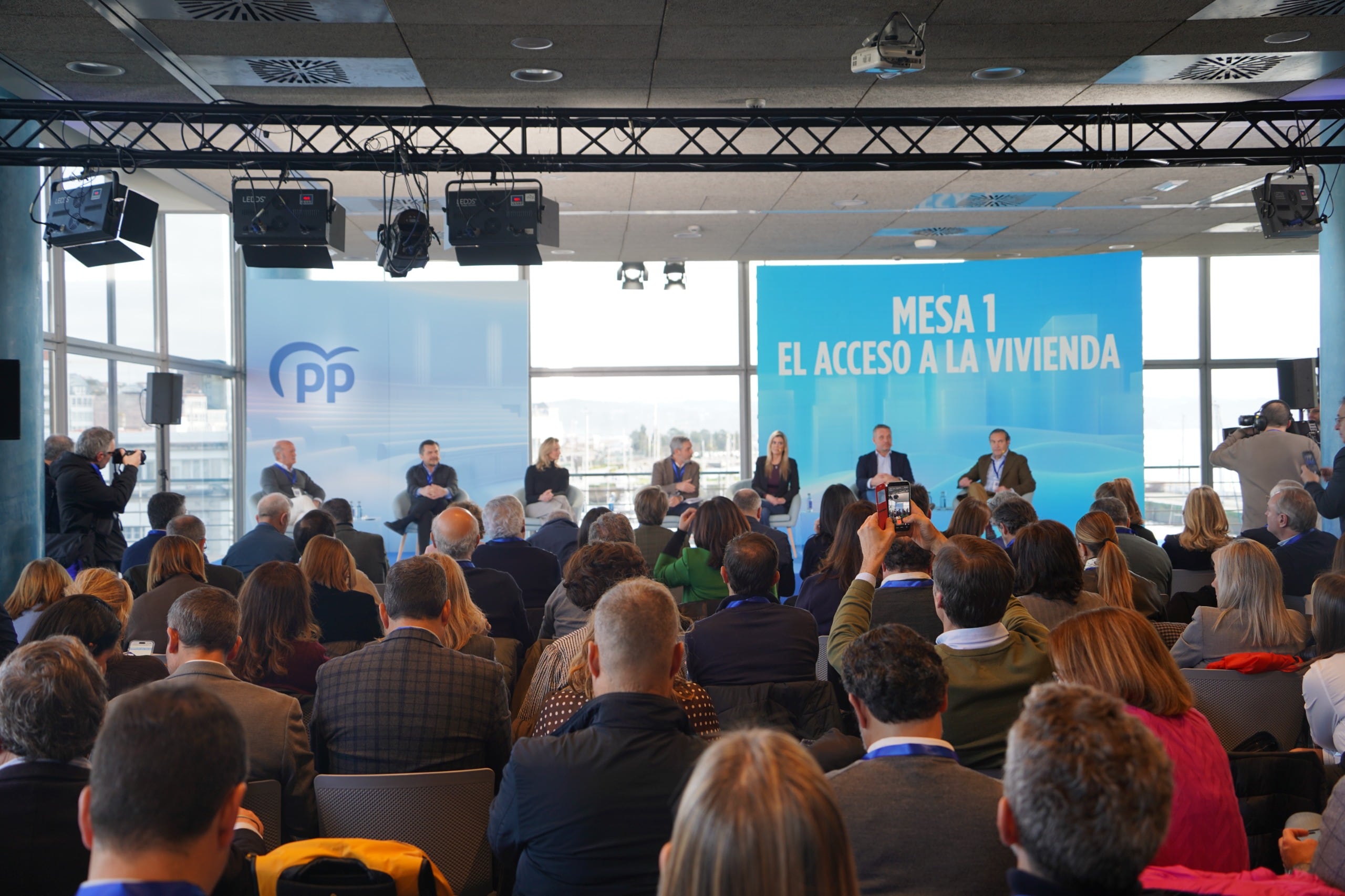 El síndic del PP en Les Corts, Nando Pastor, ha participado en la Interparlamentaria del PP en A Coruña.