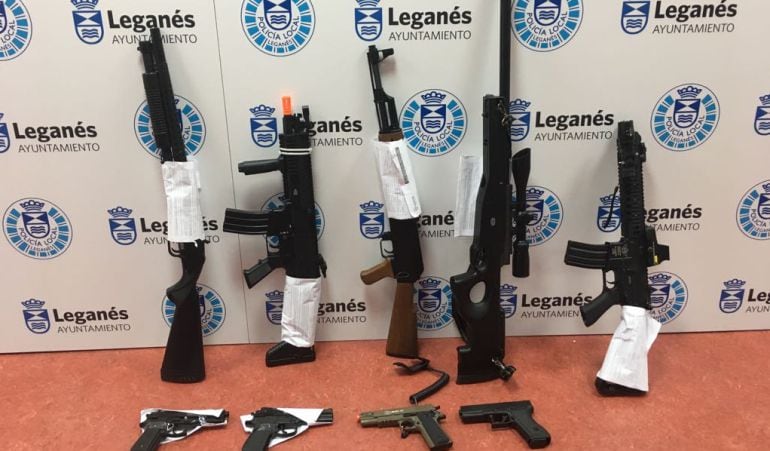 Las nueve armas incautadas