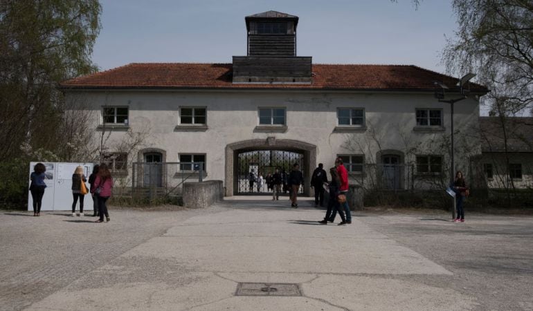 Vista exterior del memorial del campo de concentración de Dachau (Alemania).