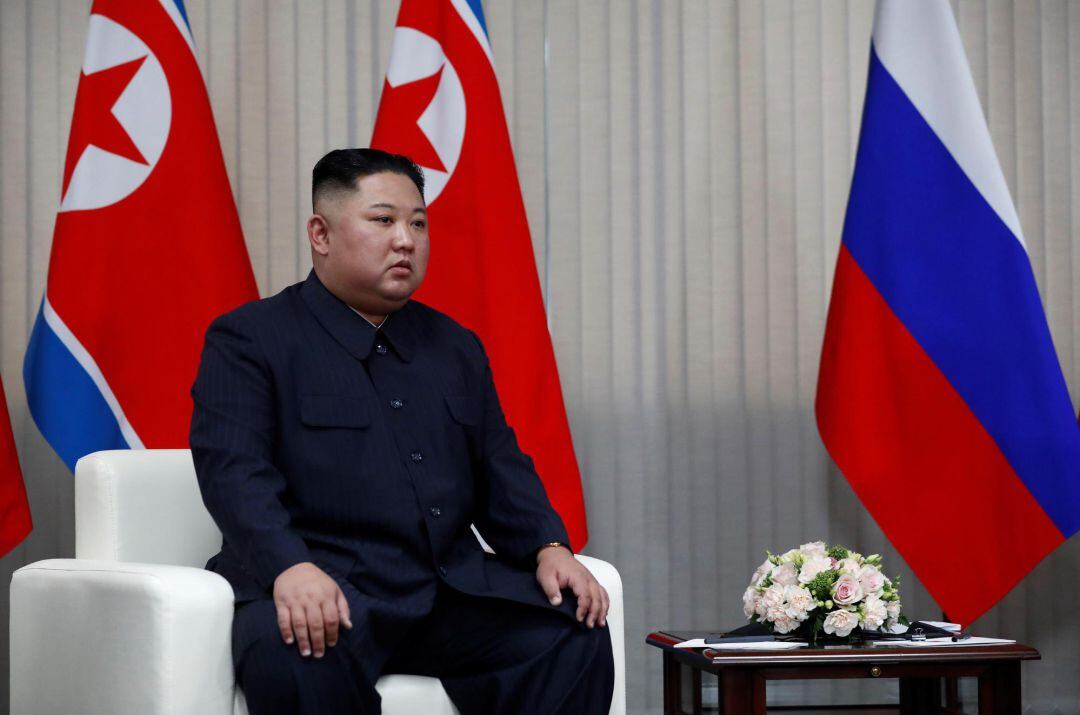  El líder norcoreano Kim Jong-un se reúne con el presidente ruso Vladimir Putin (fuera de cuadro) este jueves, en la Universidad Federal del Extremo Oriente, en Russky Island, Vladivostok 