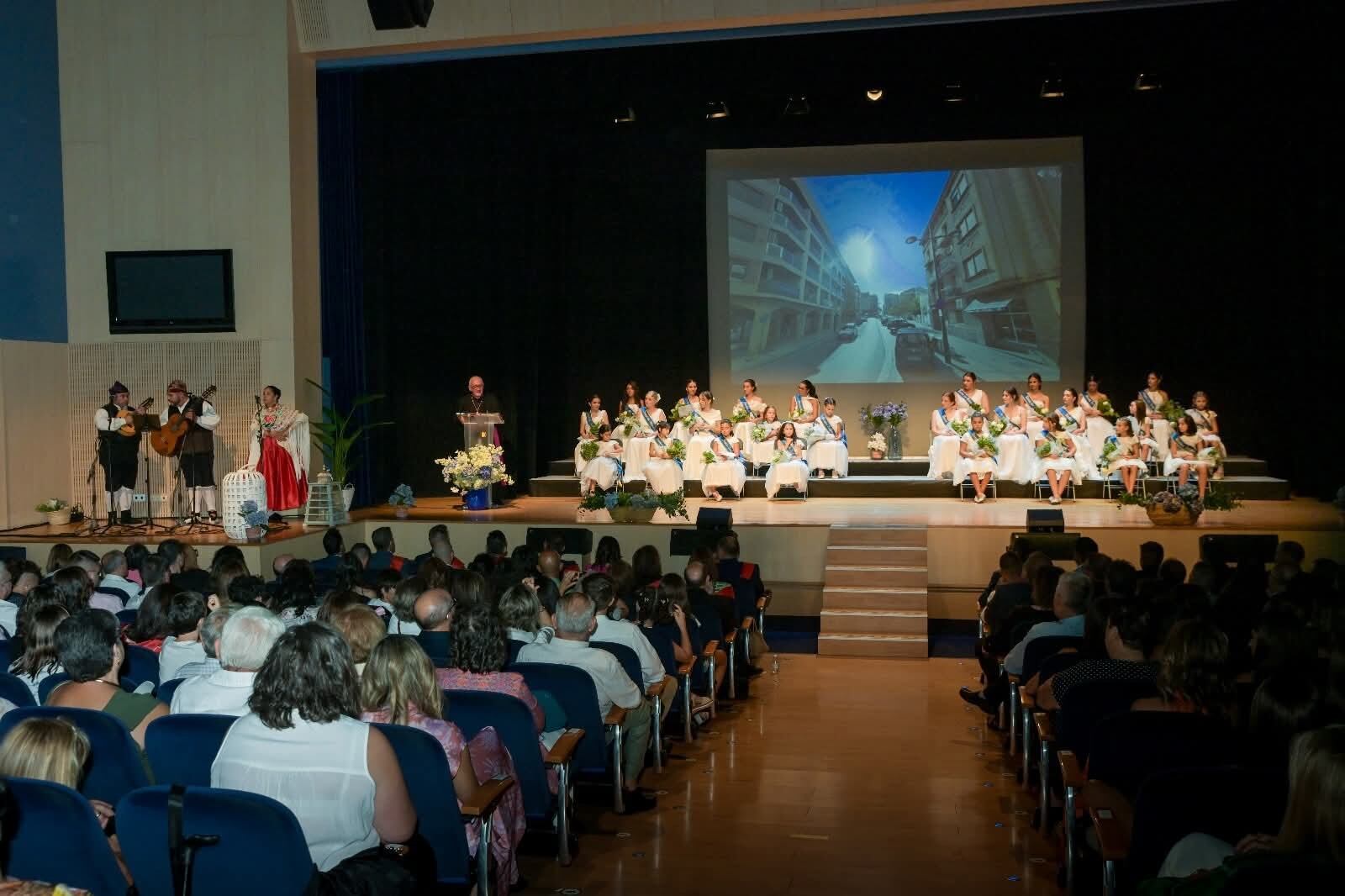 Acto de proclamación de las damas mayores e infantiles. Foto: Eva Zamora y David Gata