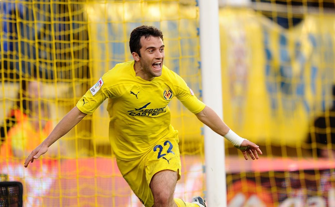 Giuseppe Rossi celebra uno de sus tantos con el Villarreal CF