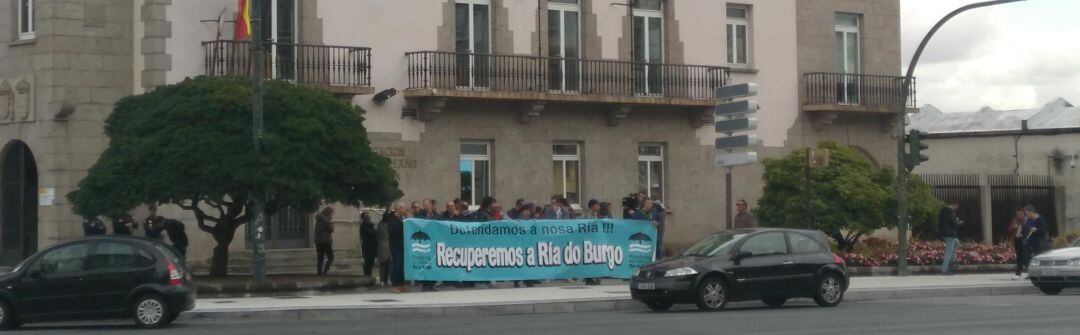 Movilización de los mariscadores de la ría de O Burgo