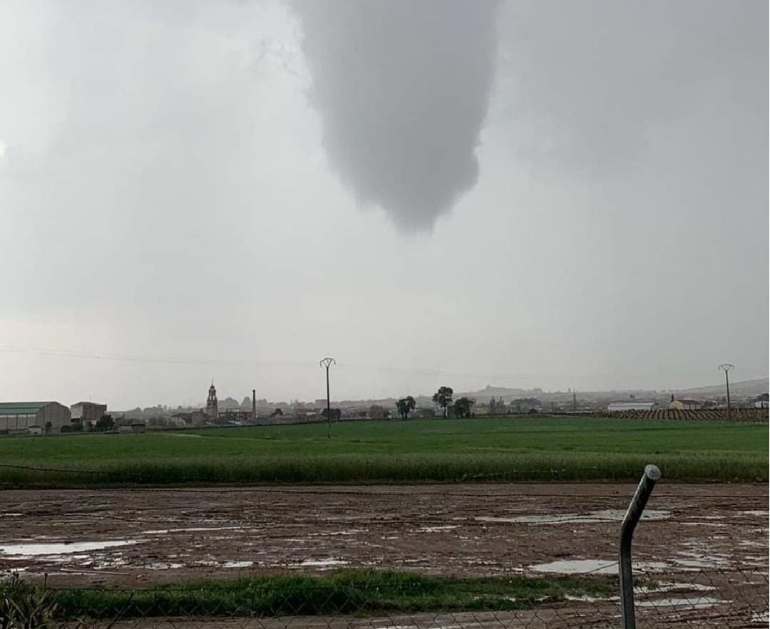 Imagen del tornado sobre Villacañas