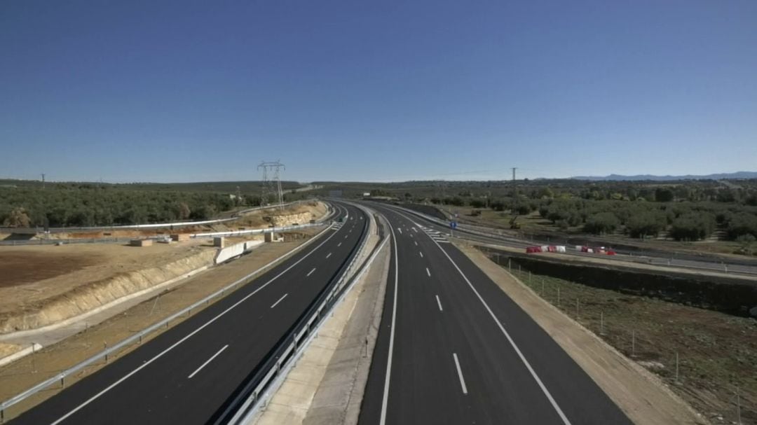 Tramo de la autovía A-32 entre Torreperogil y Úbeda