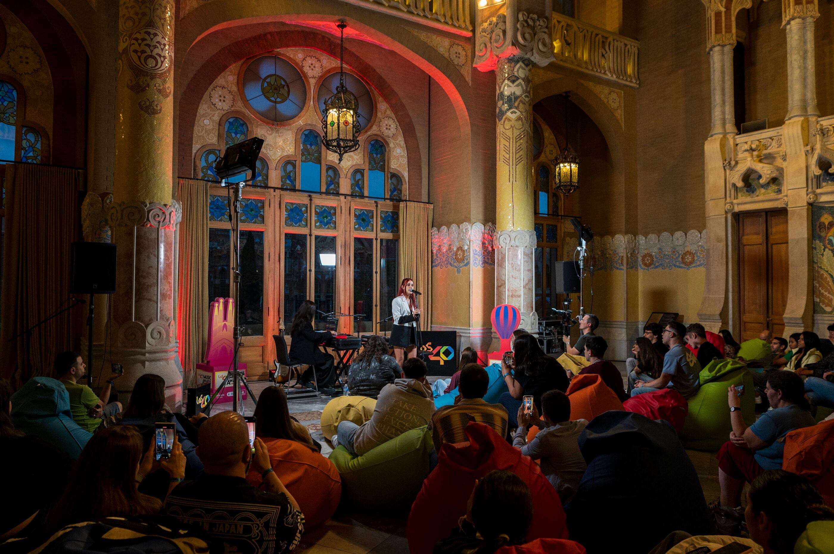 Actuación de Vicco en el Recinto Modernista de l’Hospital de Sant Pau en Barcelona durante la Music Week de Los40 el 3 de noviembre de 2024. (Foto: Jordi Vidal)