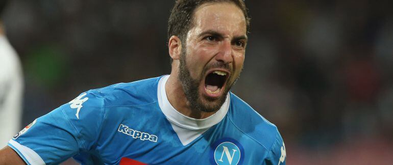 Gonzalo Higuaín celebrando un gol