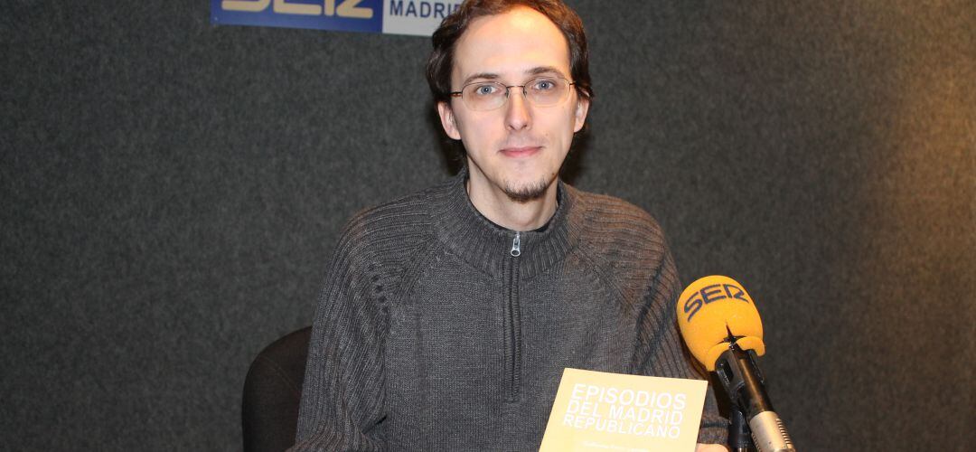 El historiador Guillermo Fiscer en los estudios de Hoy Por Hoy Madrid Norte