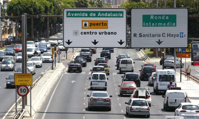 Ecologistas en Acción ha asegurado que esta contaminación la emite principalmente el "tráfico motorizado que accede y circula por nuestras calles" y pide al Ministerio para la Transición Ecológica y el Reto Demográfico políticas de mejora de la calidad del aire que reduzcan la presencia de automóviles en las áreas urbanas.