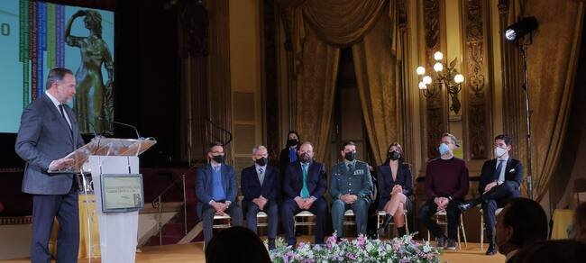 El presidente de Caja Rural del Sur, José Luis García-Palacios Álvarez, dirigiéndose a las personas reconocidas con los XI Premios Ricardo López Crespo que entrega la Fundación Caja Rural del Sur en Córdoba