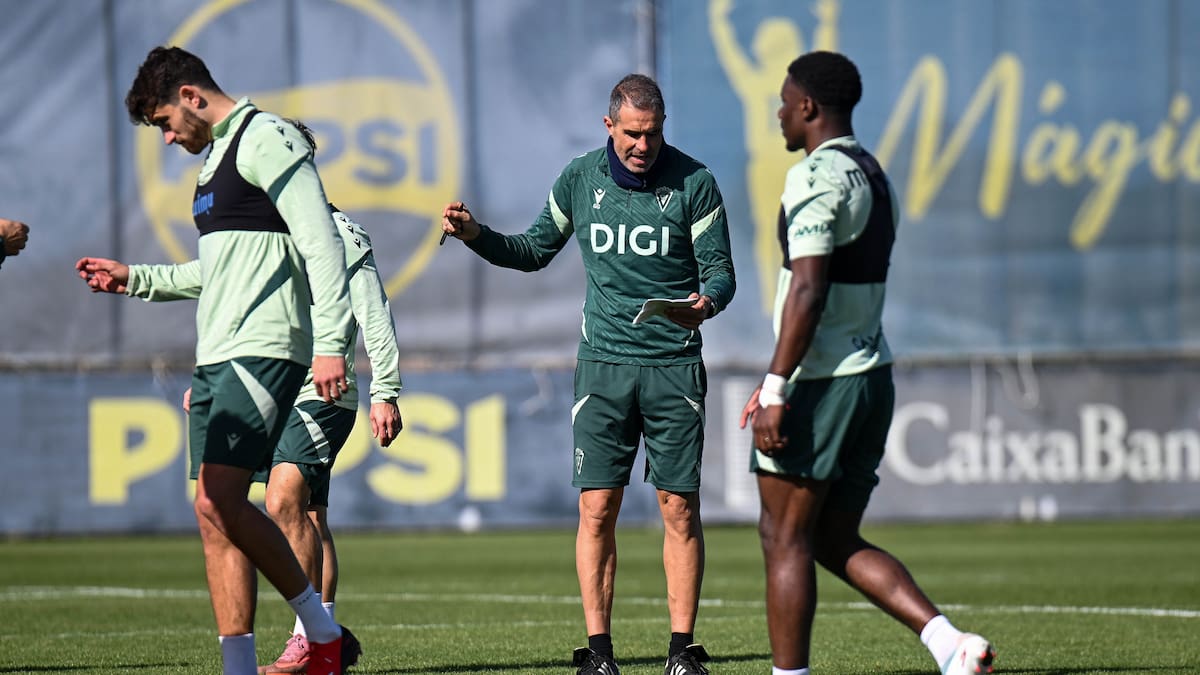 Gaizka Garitano destaca la ausencia de Kovacevic en la defensa del Cádiz CF: "Es un baluarte de los aspectos defensivos del equipo"