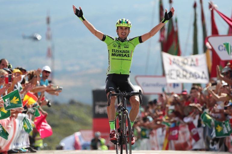 Óscar Rodríguez celebra su victoria en La Camperona