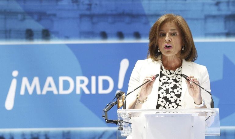 GRA140. MADRID, 15/05/2015.- La alcaldesa de Madrid, Ana Botella, pronuncia unas palabras durante la entrega de la Medalla de Oro de la ciudad en el acto institucional de la festividad de San Isidro, patrón de la capital de España. EFE/Alberto Martín