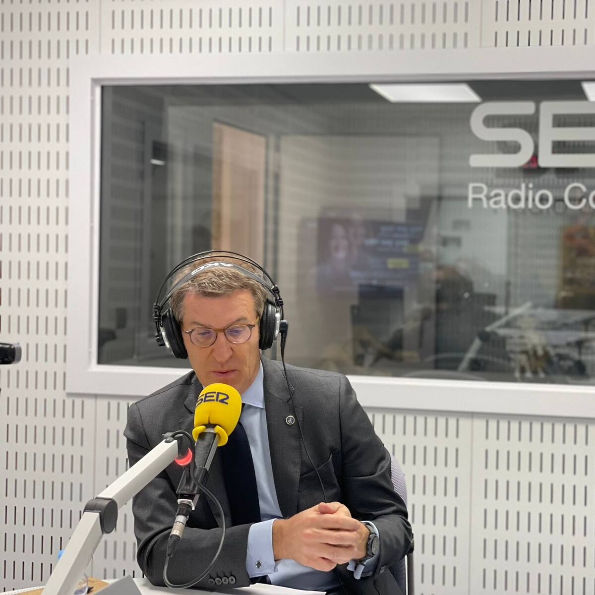 Feijóo intenta rebajar tensiones en el proceso de su relevo