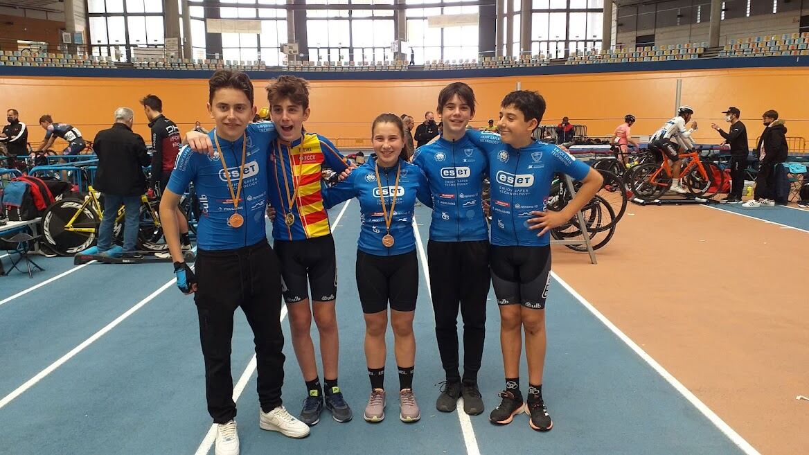 Els cinc participants de l'Escola de Ciclisme Ontinyent al Lluís Puig