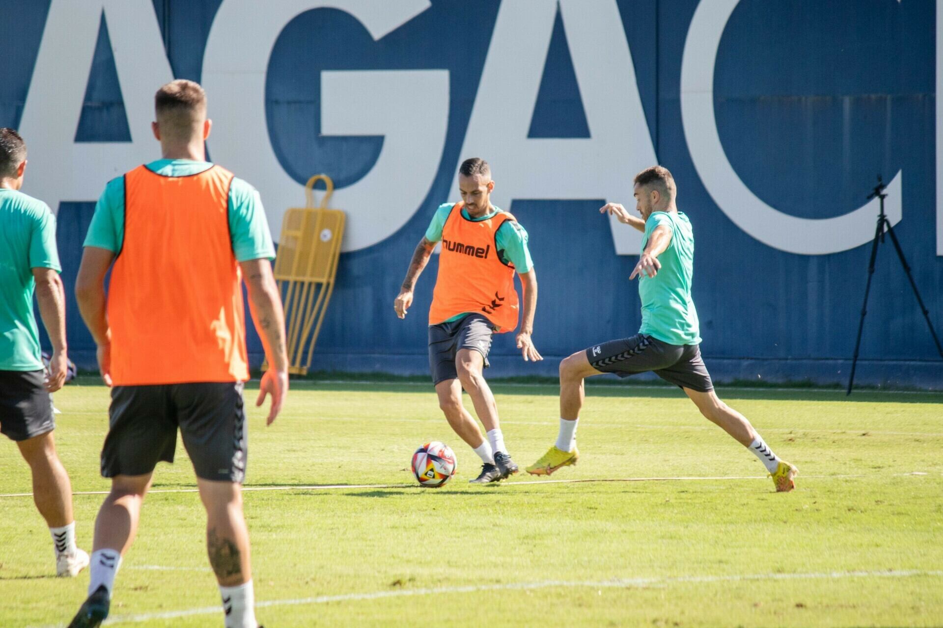 Manu Molina en el entrenamiento del Málaga