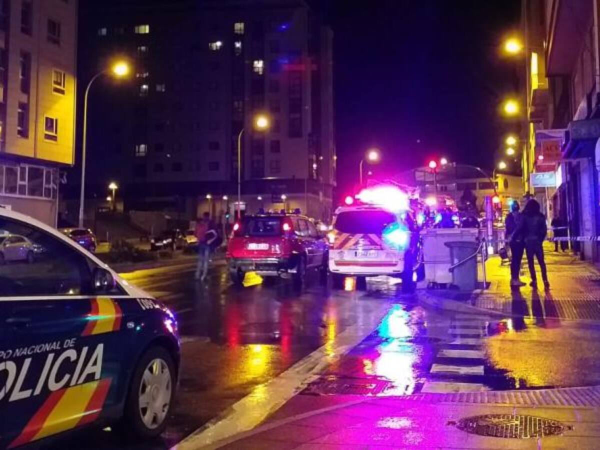 Fallece un hombre en un incendio en su domicilio de la Ronda de Outeiro