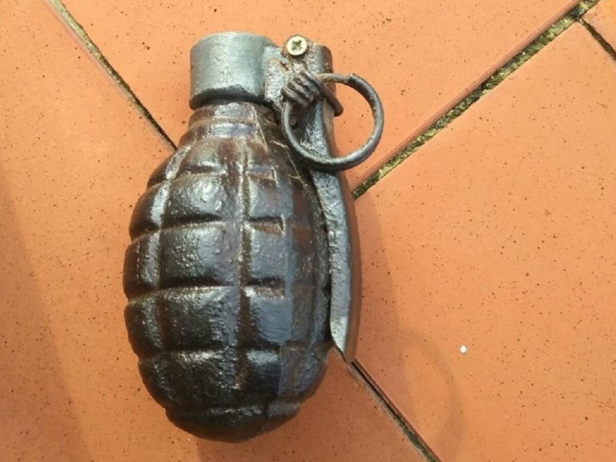 Encuentran una granada de mano en el rellano de un edificio de Valencia