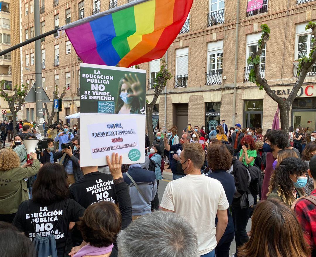 Manifestación frente a San Esteban (Murcia)
