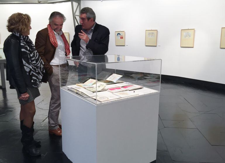 Visitantes en la exposición temporal &quot;El dibujo de los arquitectos&quot;