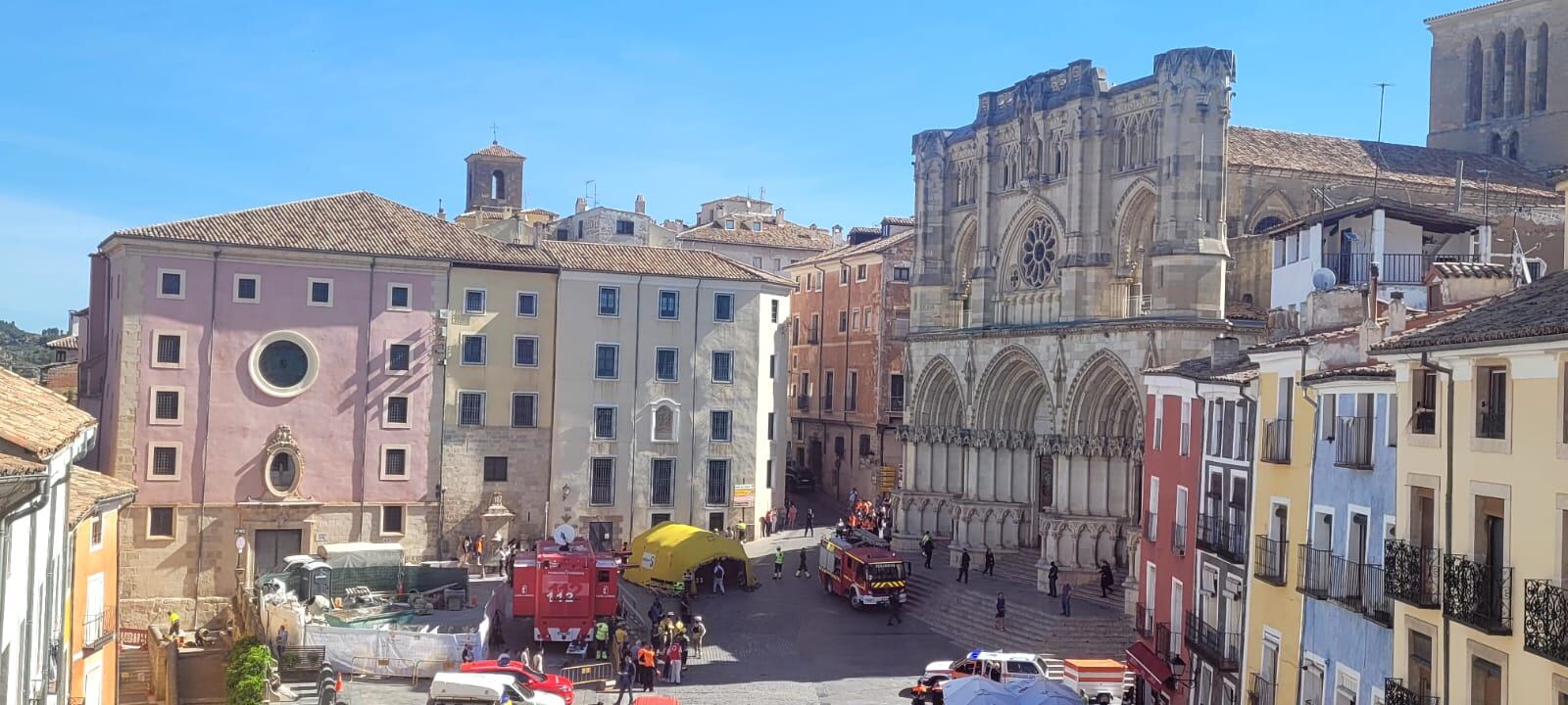 Los equipos de emergencia se han repartido por la Plaza Mayor