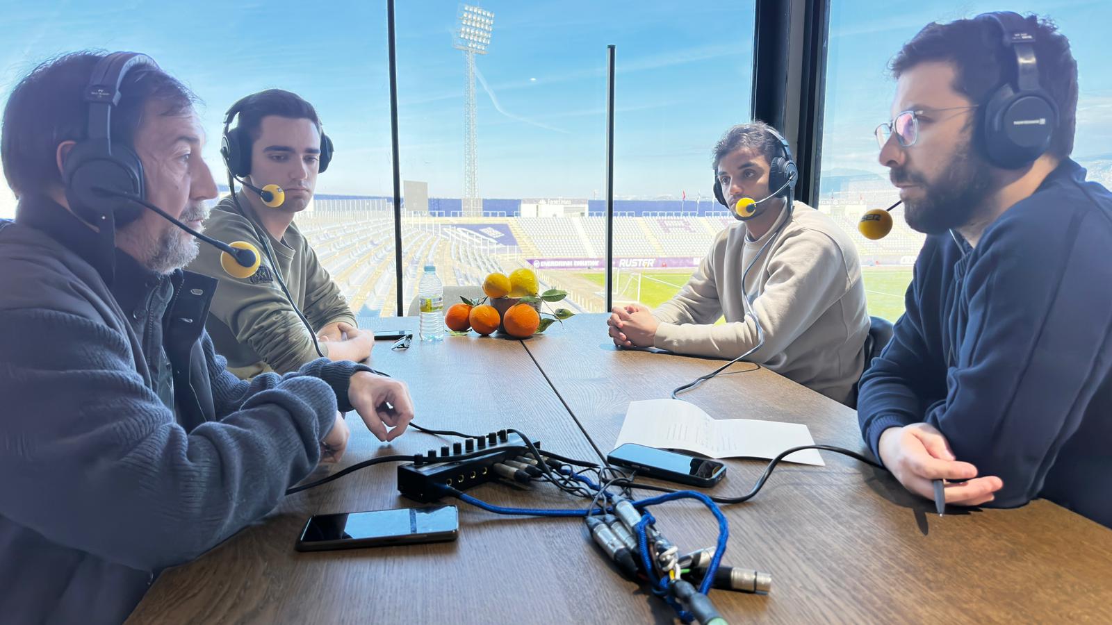 Momento de la tertulia &#039;SER Deportivos Jaén&#039; con Moha, jugador del Real Jaén.