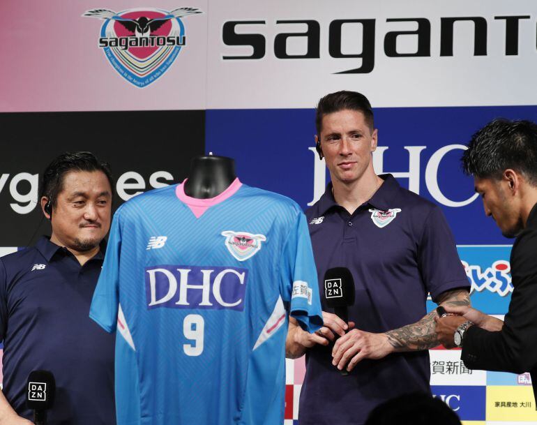 Fernando Torres en su presentación del equipo japonés 