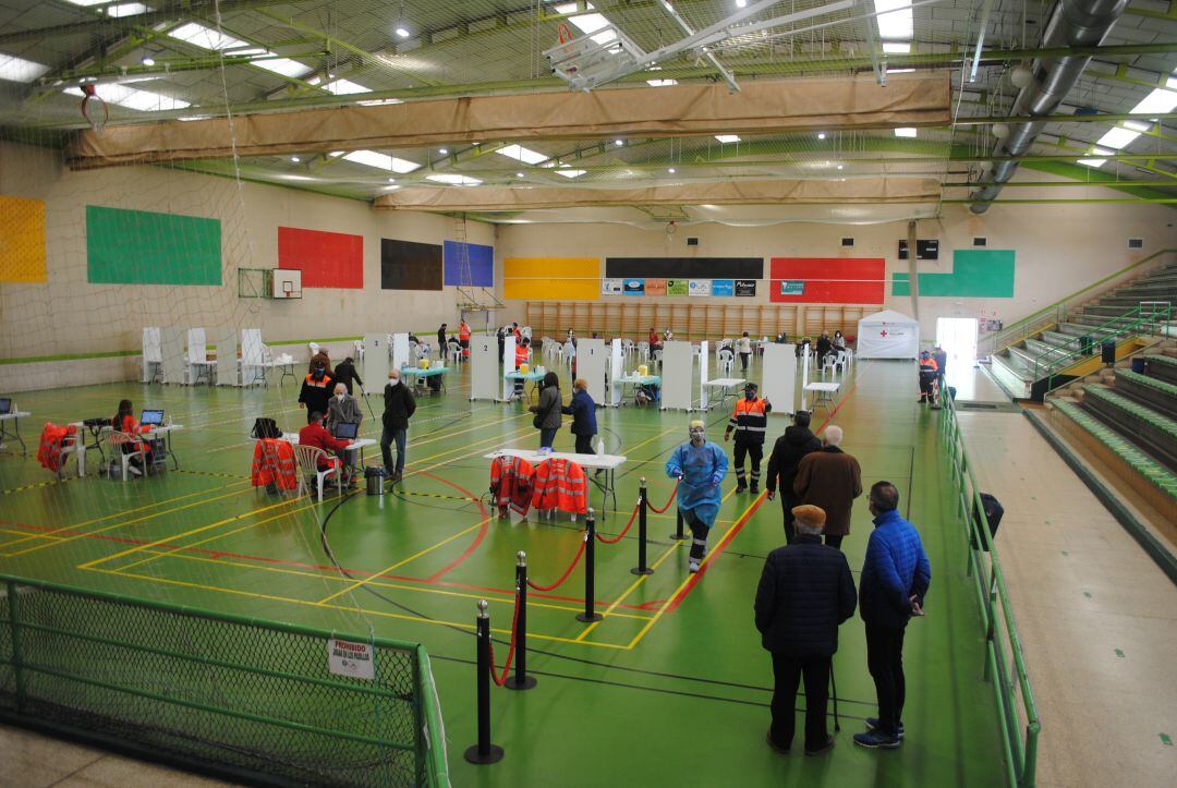 En Medina se suspende la vacunación para personas de 65 años pero se mantiene la de 80 a 85