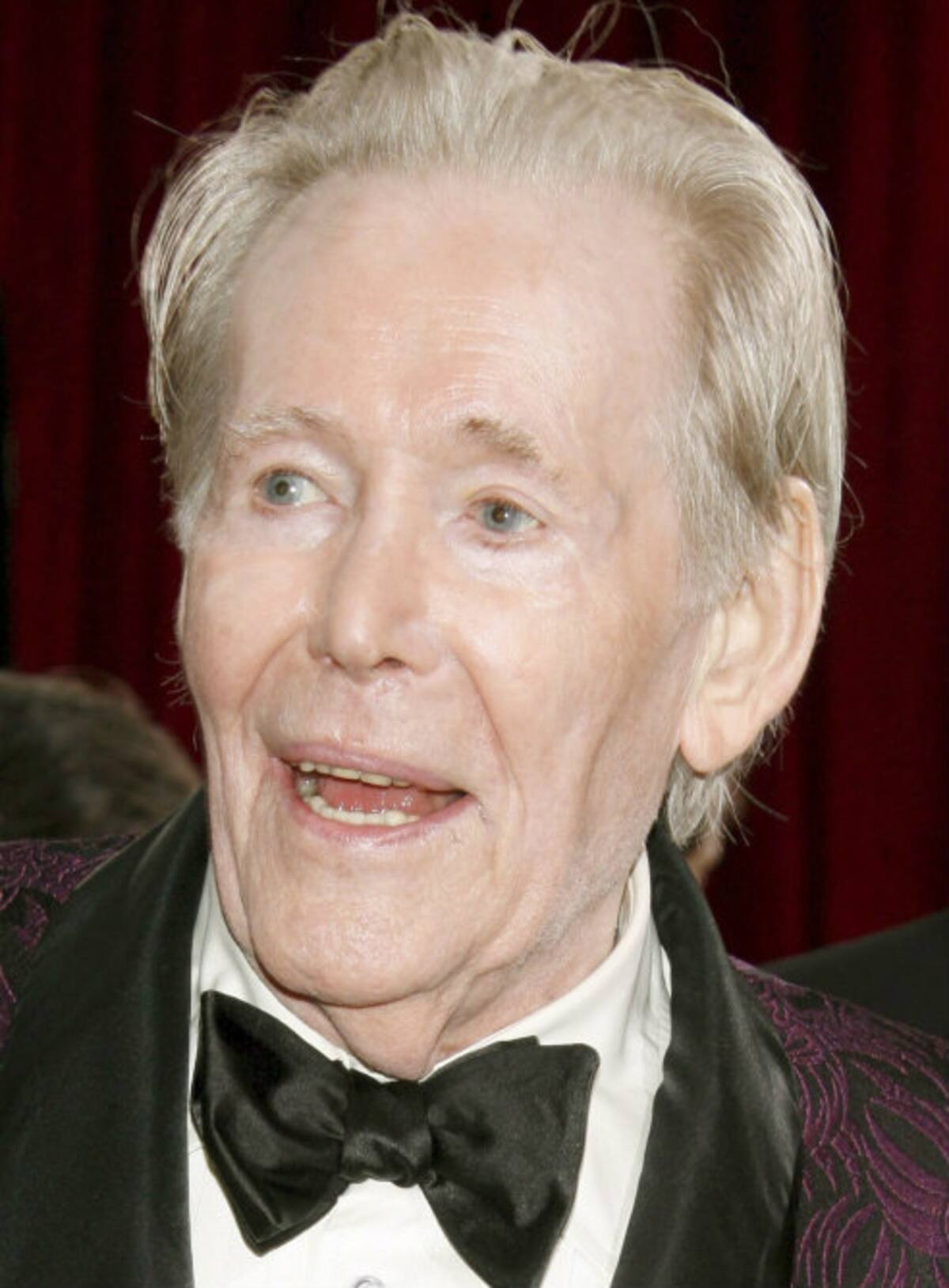 El hombre que diera vida a Lawrence de Arabia ha muerto este domingo en el hospital de Wellington en Londres