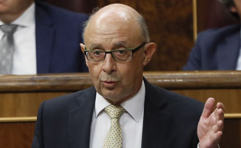 El ministro de Hacienda y Administraciones Públicas, Cristóbal Montoro, durante la sesión de control al Gobierno.