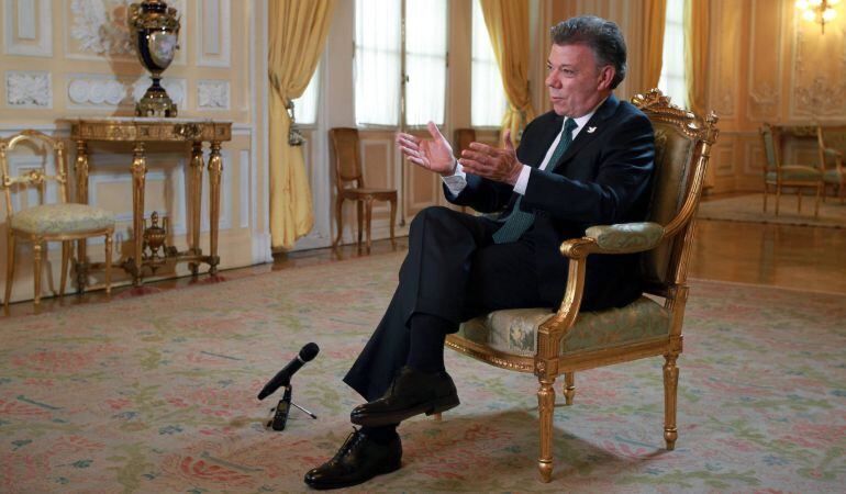 Juan Manuel Santos durante una entrevista con la Agencia EFE