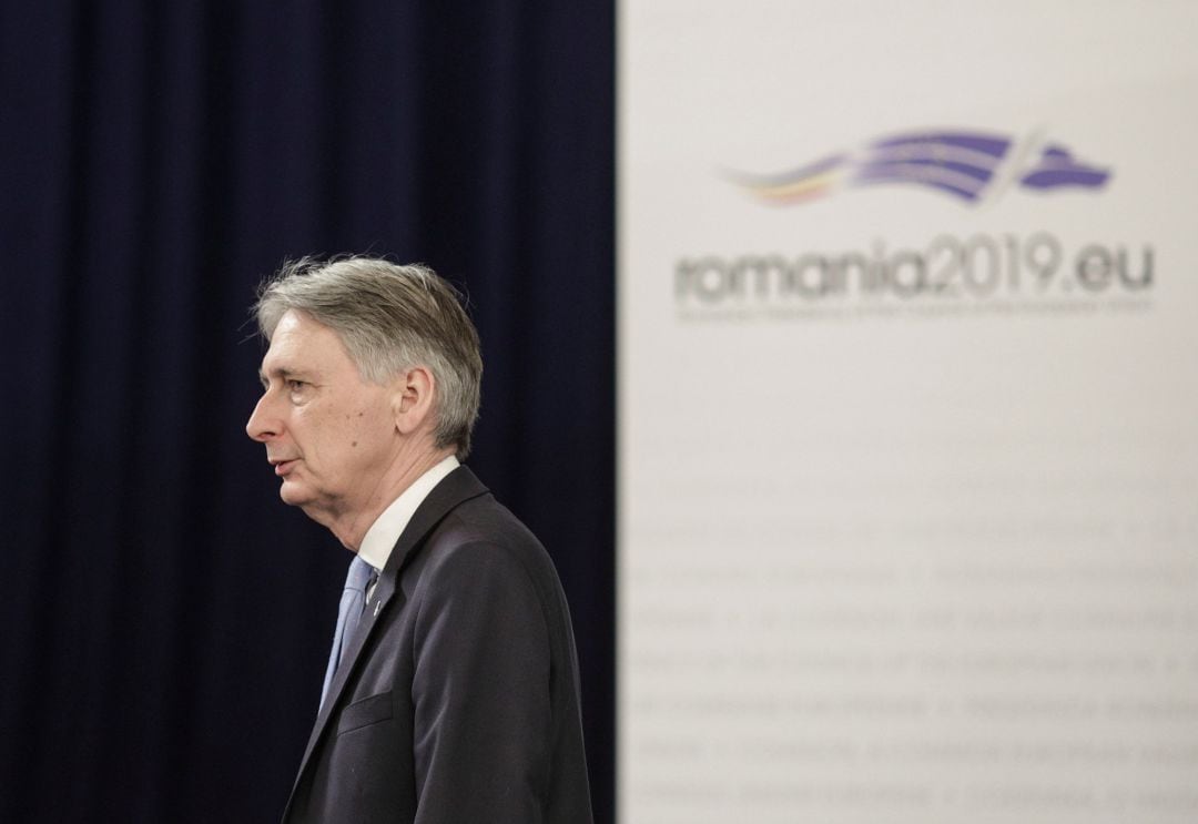 Philip Hammond, ministro de Finanzas británico, en Bucarest