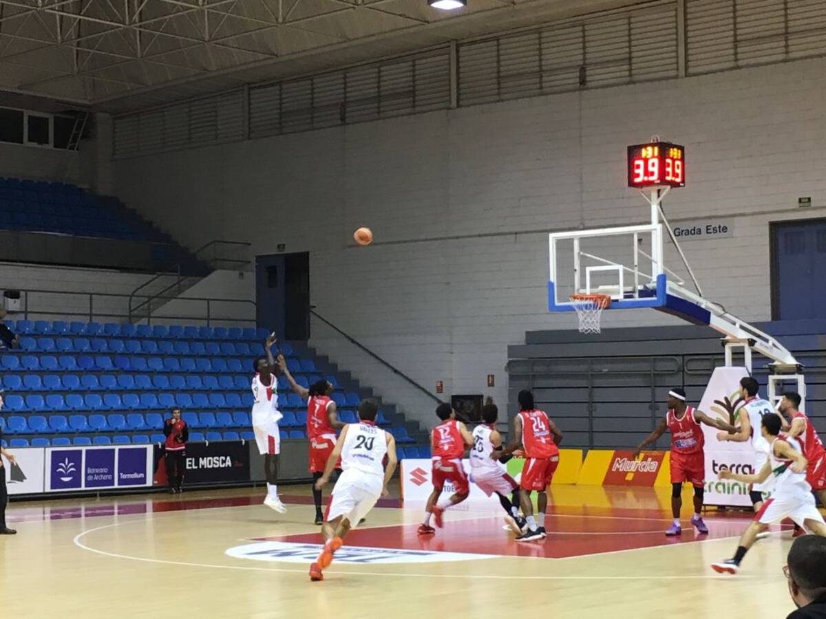 Un buen CB Villarrobledo compite en Murcia pero cae derrotado