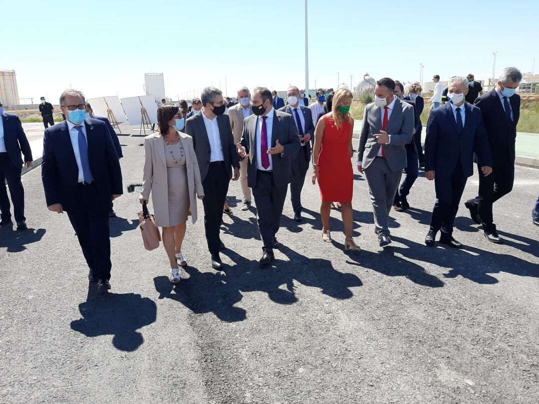 El Ministro de Fomento, José Luís Ábalos, en su visita al puerto de Castelló.