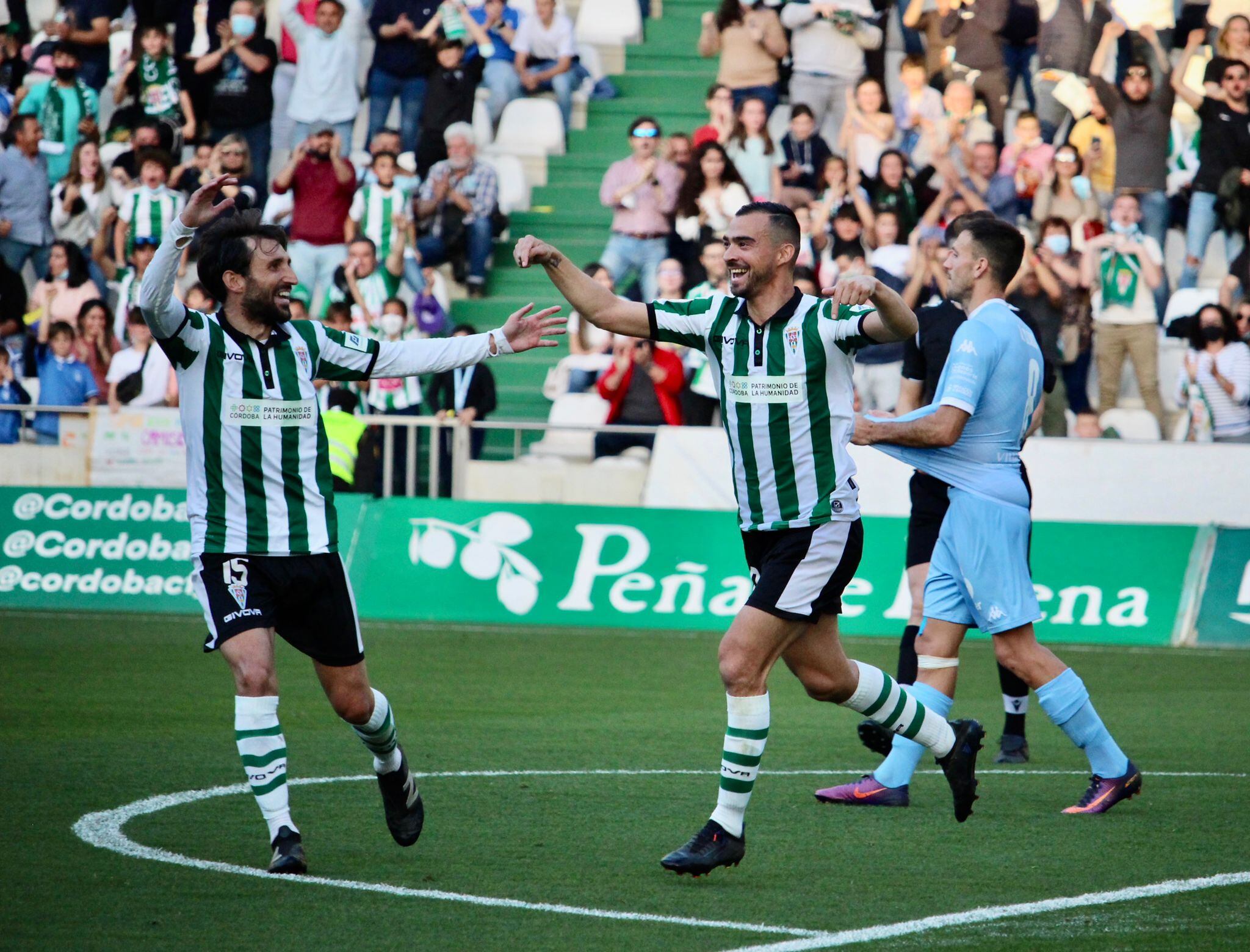 De las Cuevas celebra un gol del Córdoba (Prensa CCF)