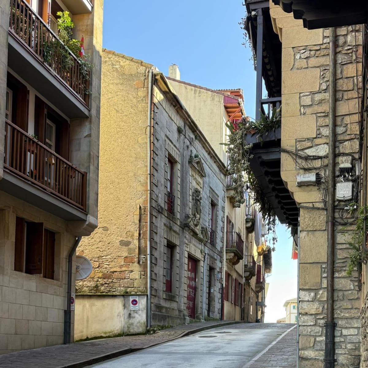 La Autoridad Vasca de la Competencia cuestiona la obligatoriedad de renovar las declaraciones responsables de las viviendas turísticas