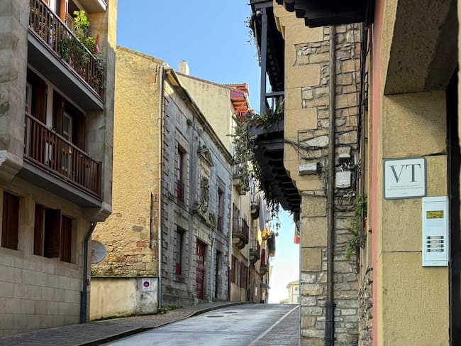 Piso turístico en la localidad gipuzkoana de Hondarribia (alde zaharra)