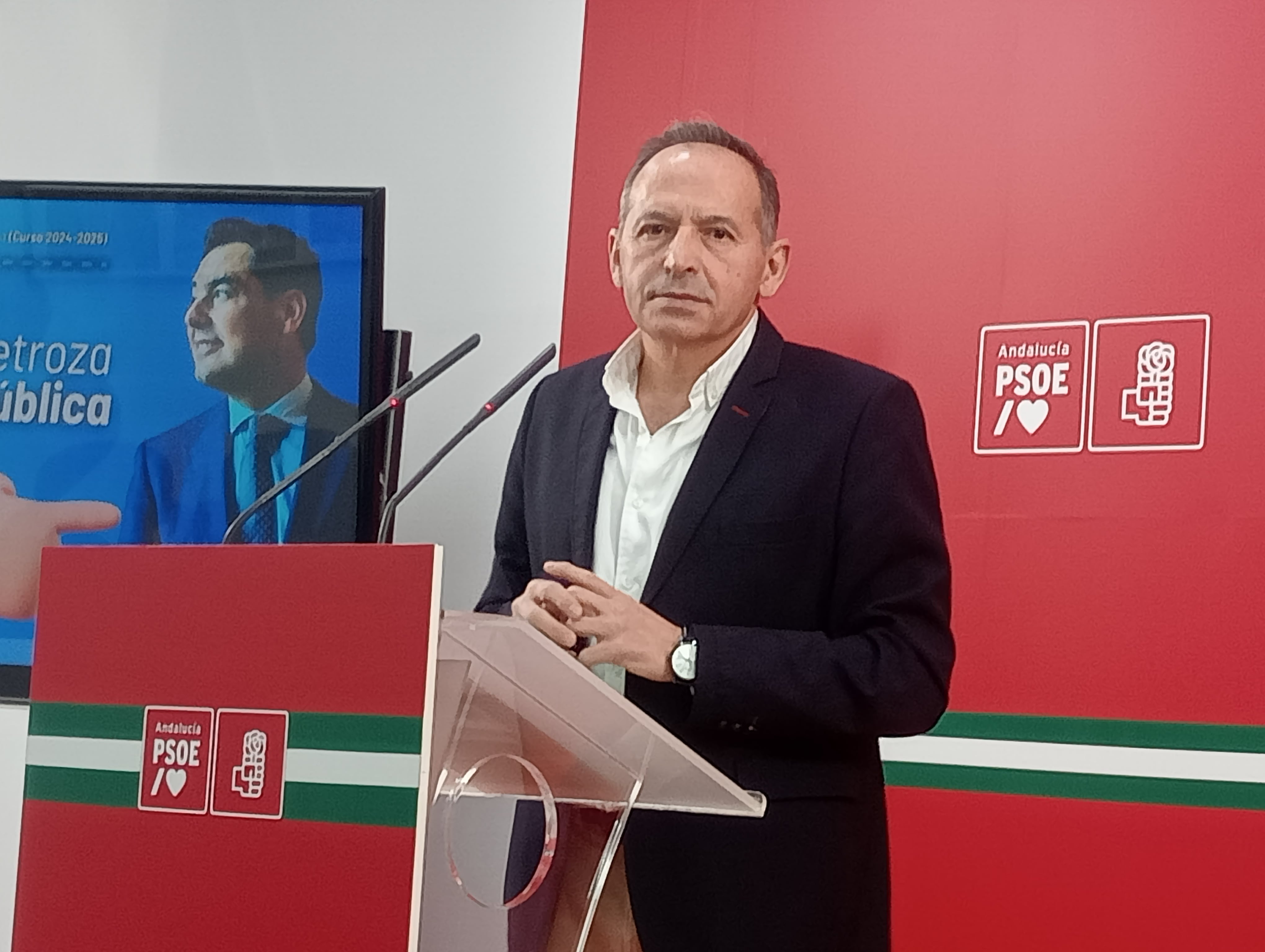 Jacinto Viedma  en la sede del PSOE de Jaén