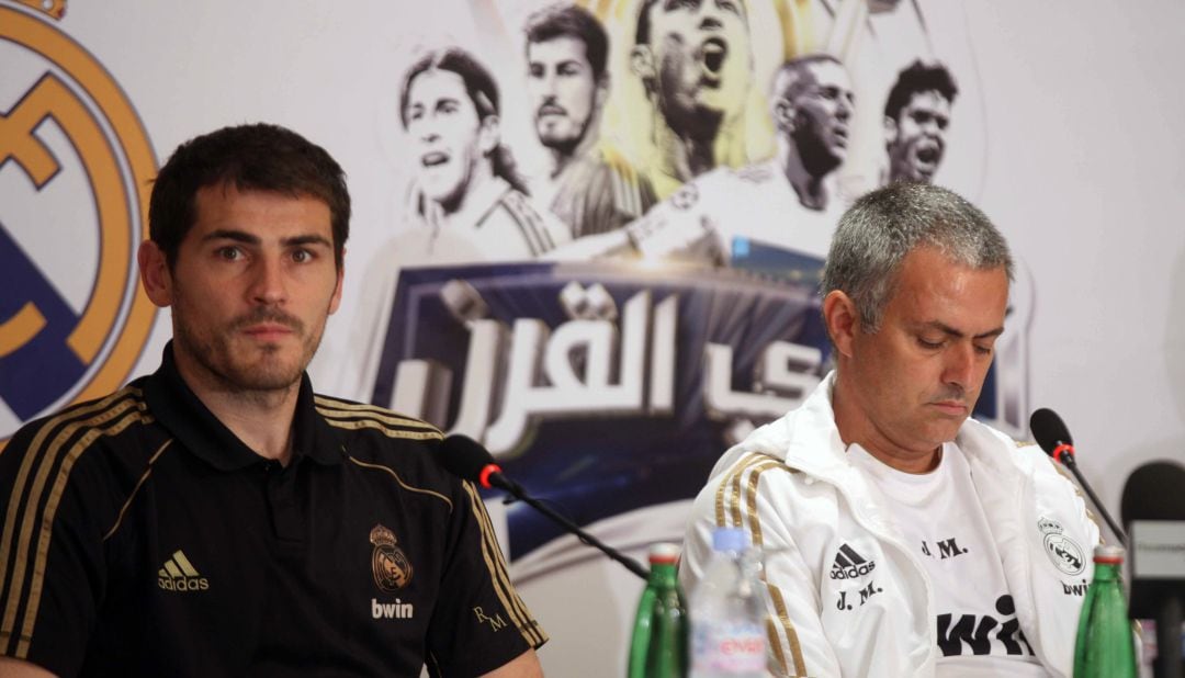 Iker Casillas y José Mourinho, durante una rueda de prensa. 