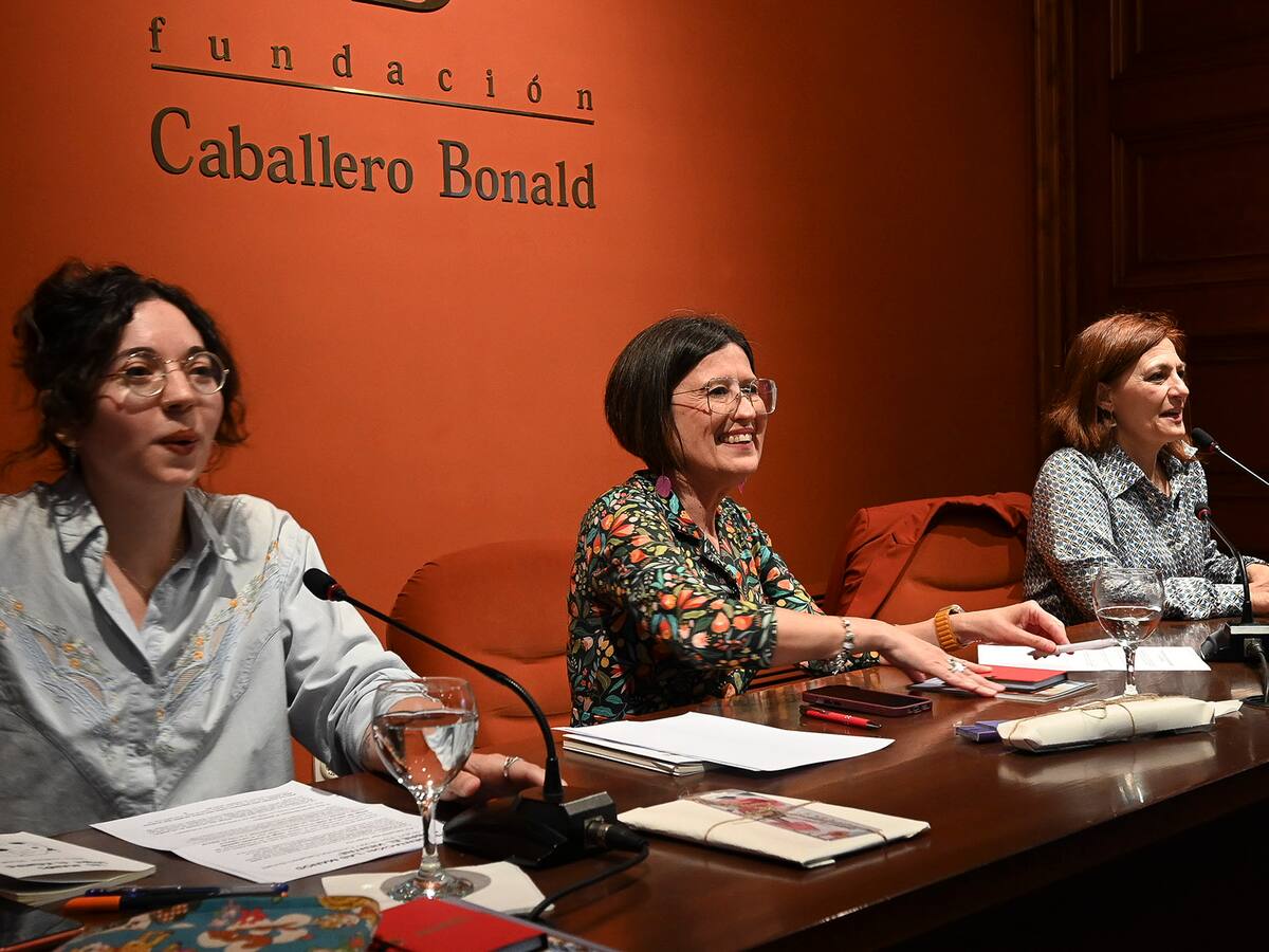 Sonia Herrera Collado presenta su poemario ‘Las manos sobre el vientre’ en la Fundación Caballero Bonald