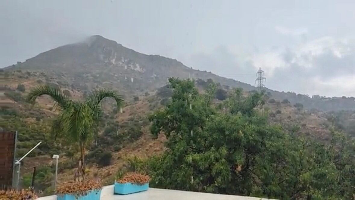 La tormenta descargando en los Montes de Málaga