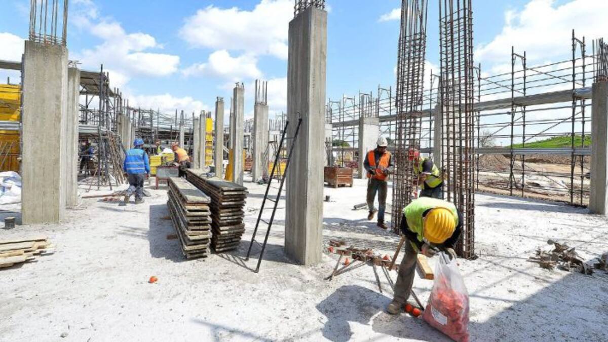 El paro baja en casi 3.000 personas