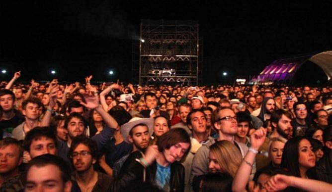 El público asistente al concierto de The Postal Service en el Primavera Sound 2013