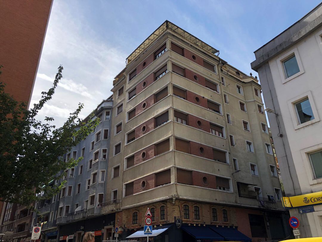 Imagen de edificios en la calle San Juan de Eibar