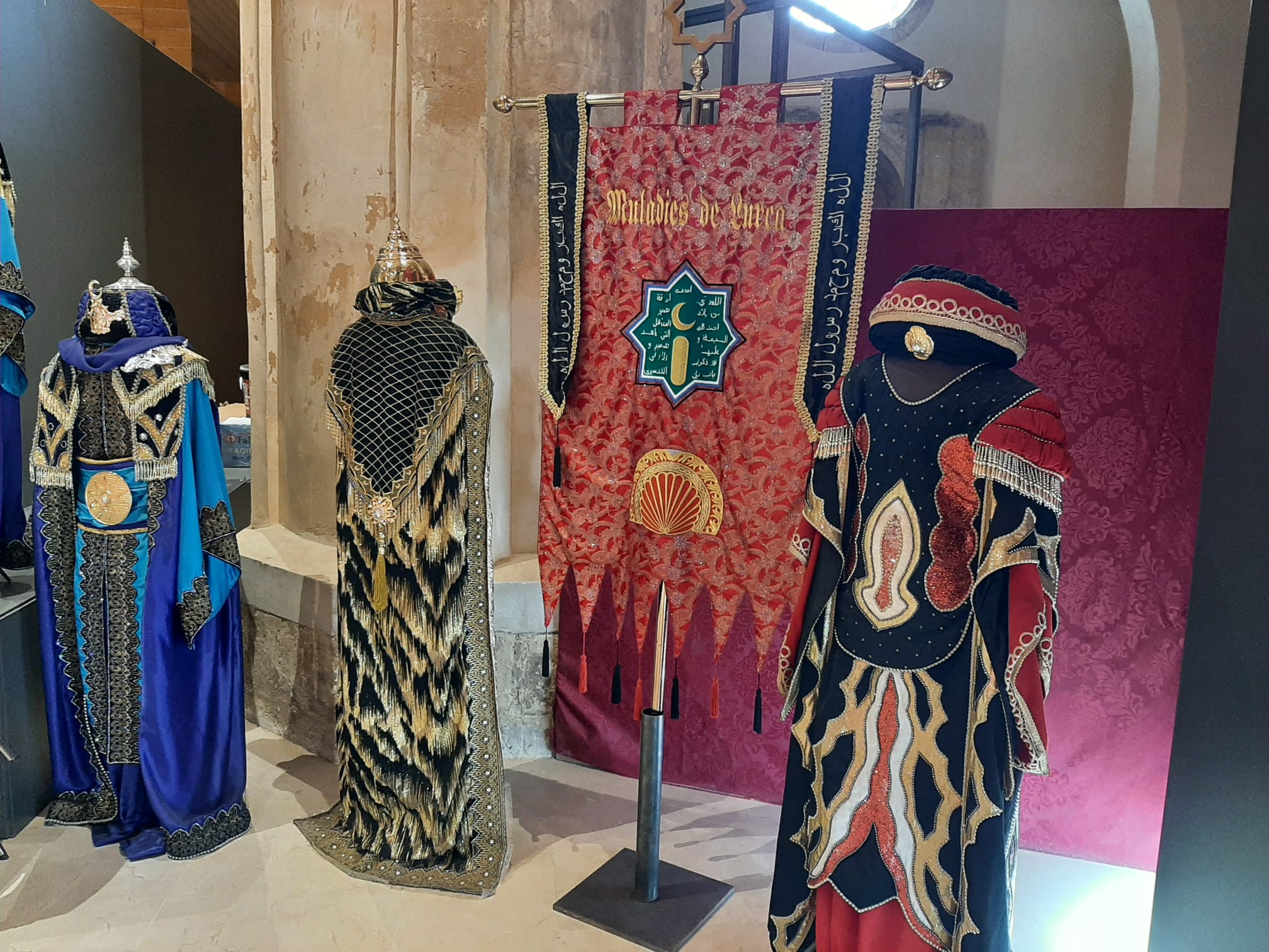 Trajes expuestos en el Museo Medieval de la Federación de San Clemente de Lorca